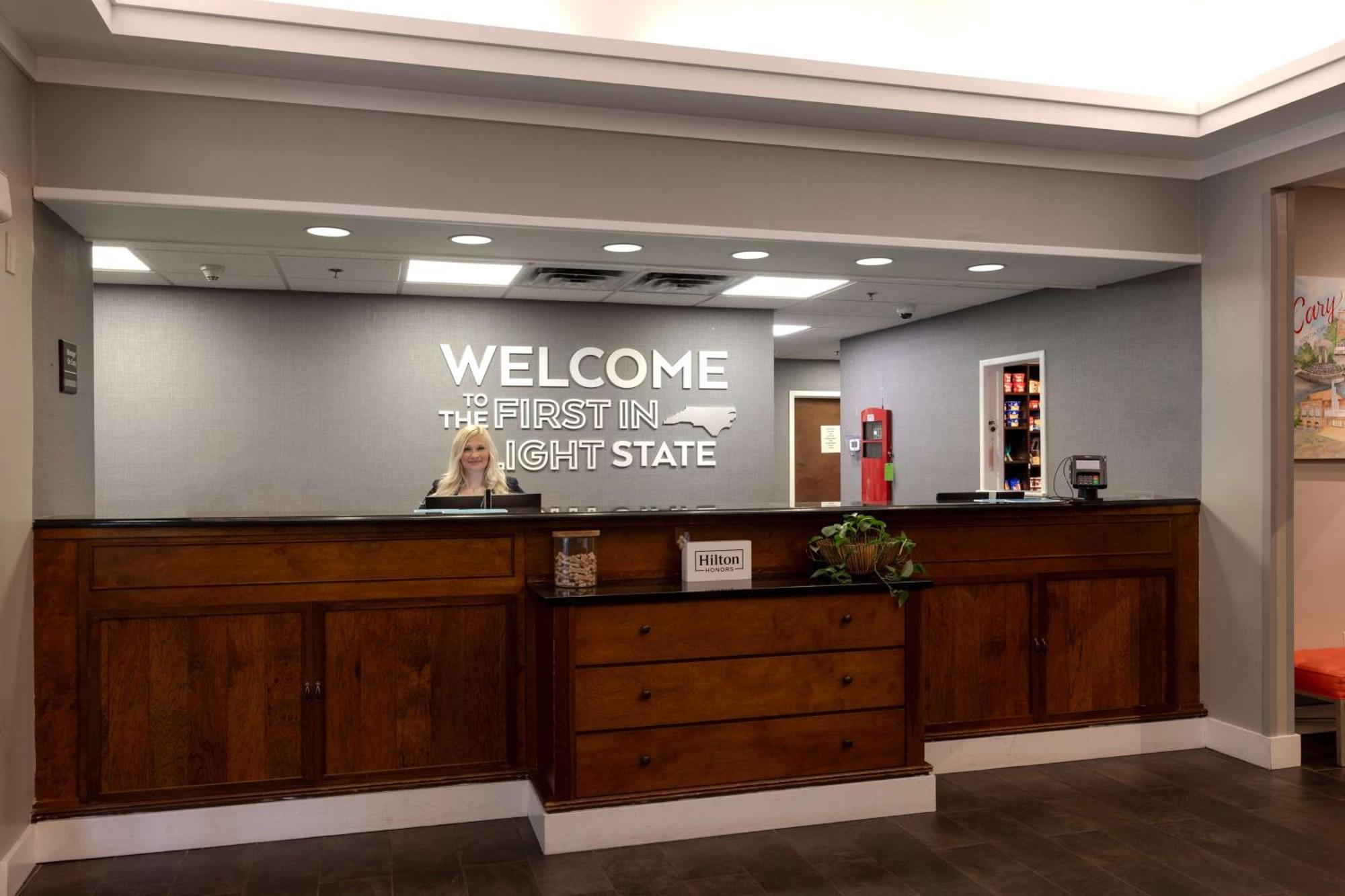 Hampton Inn & Suites Raleigh Cary Lenovo Center Kültér fotó